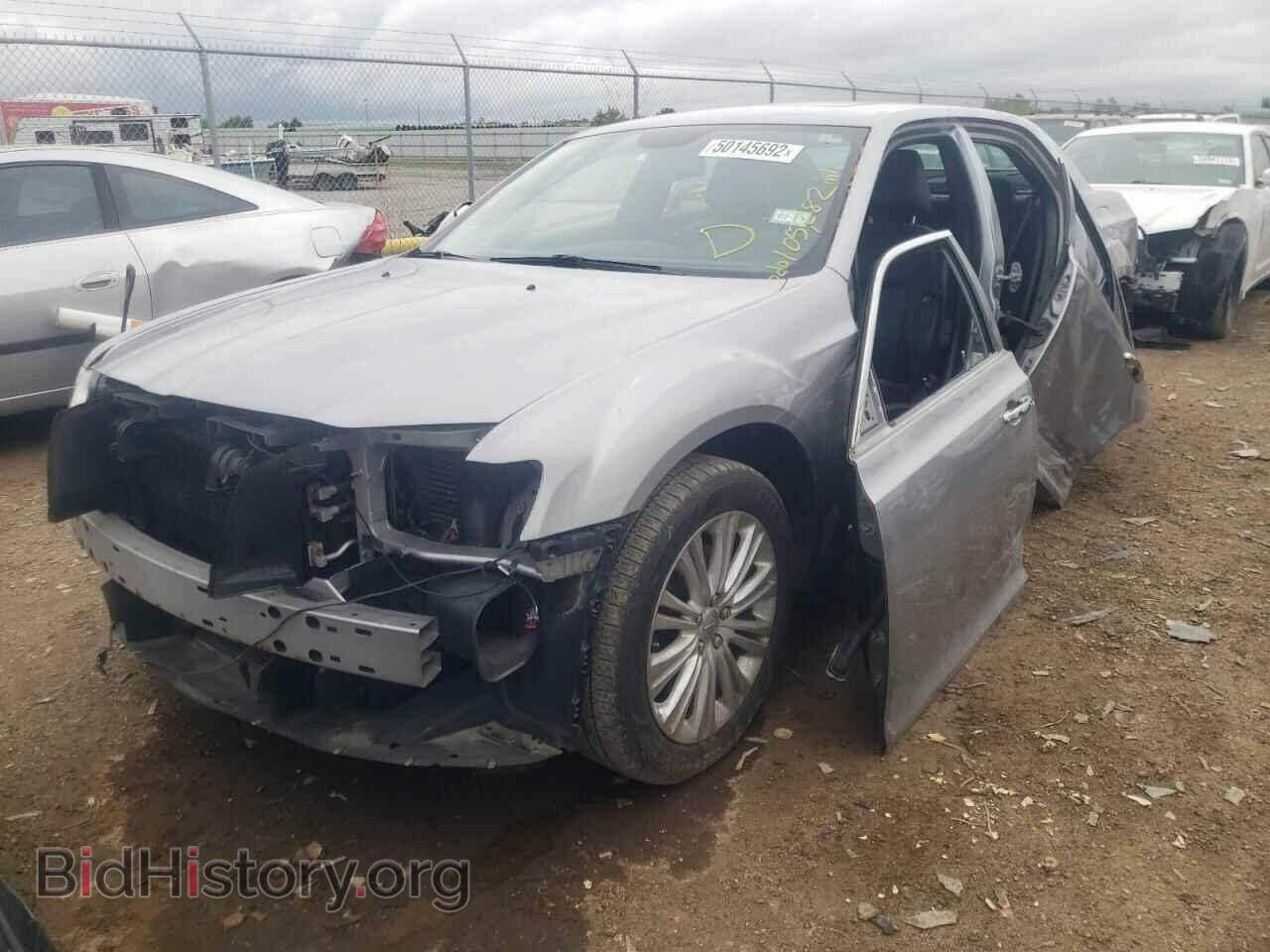 2013 CHRYSLER 300 - VIN: 2C3CCAKG3DH634090 - Фото 2