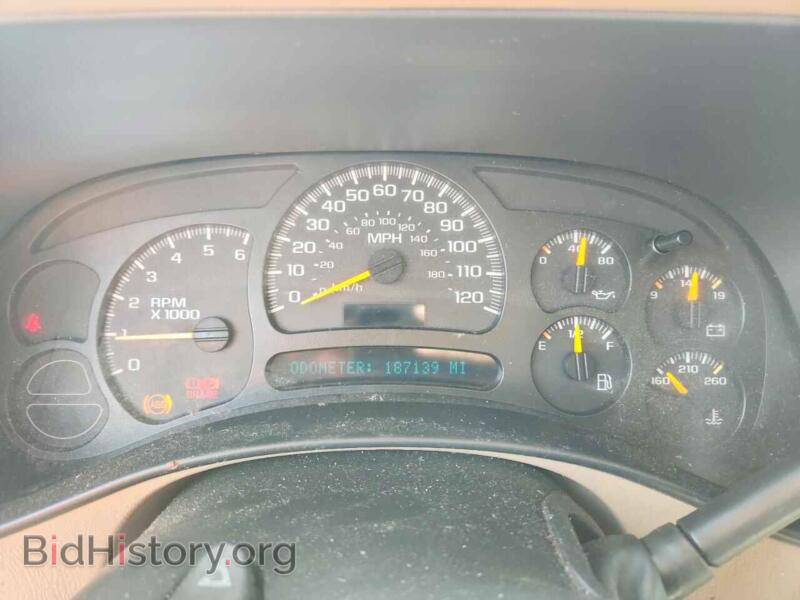 2005 Chevrolet SILVERADO (VIN 2GCEC19VX51390053) — фото 9 из 12