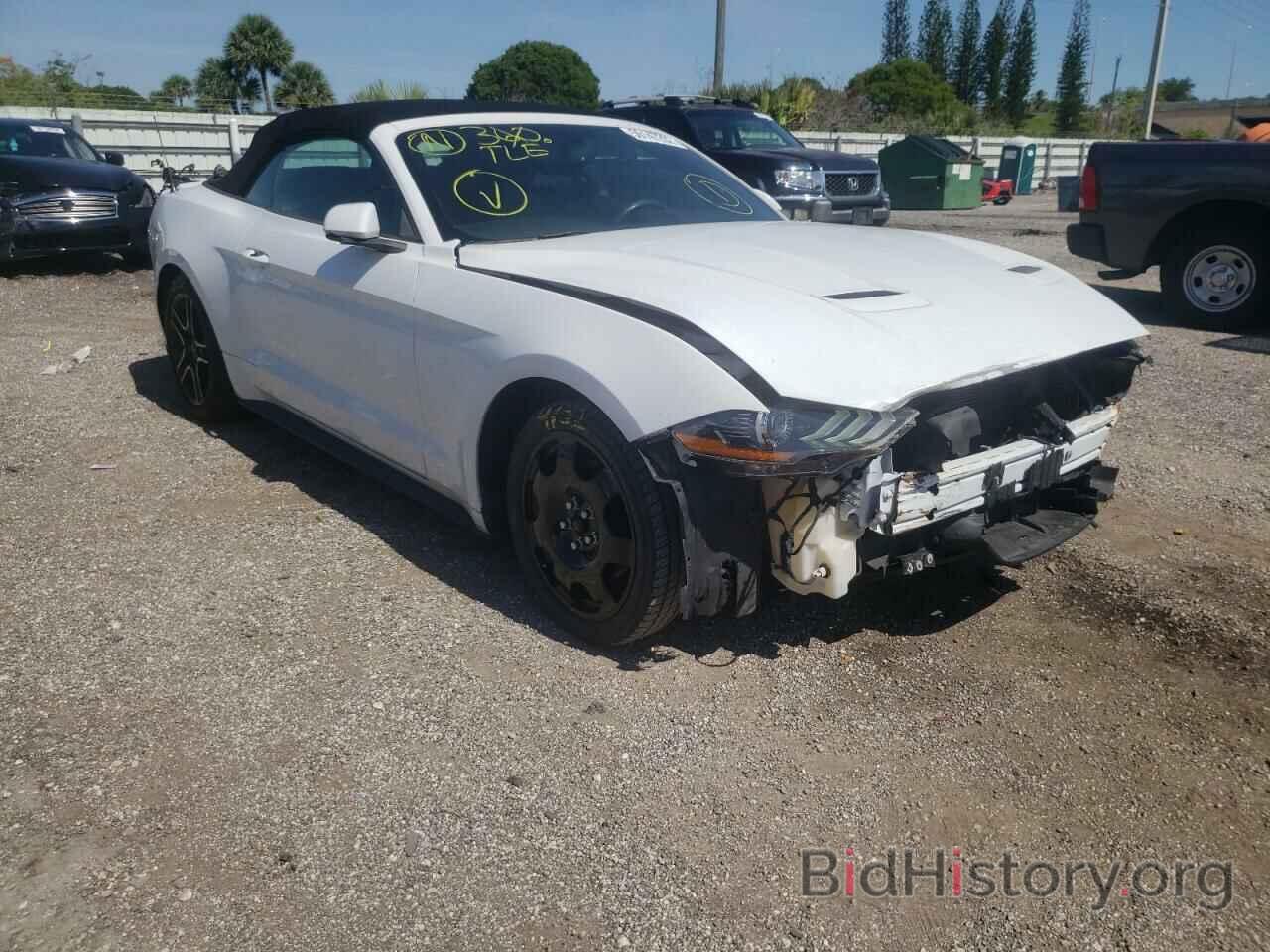 Photo 1FATP8UH5J5132902 - FORD MUSTANG 2018