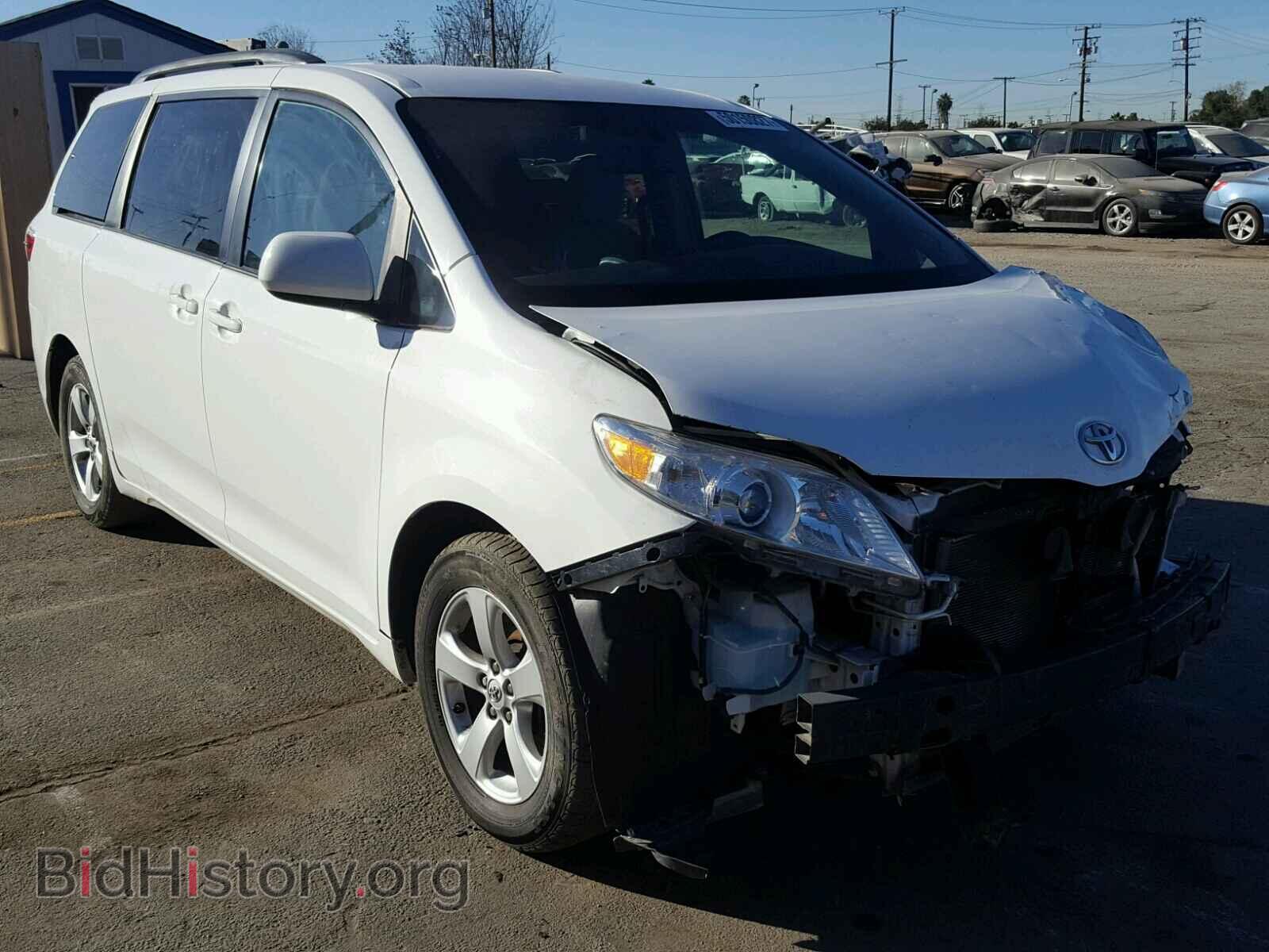Photo 5TDKK3DC6FS564539 - TOYOTA SIENNA 2015