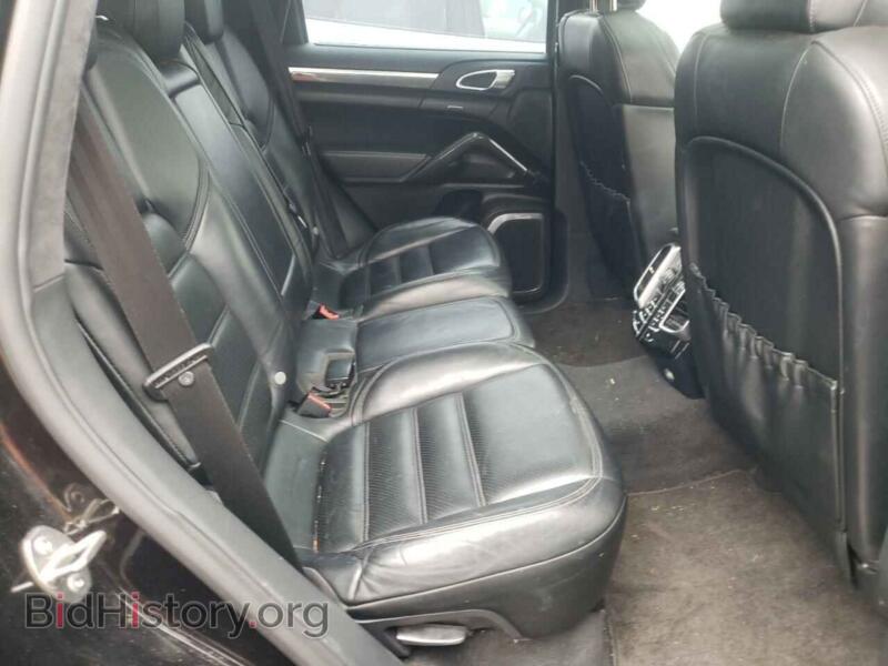 2011 Porsche CAYENNE (VIN WP1AC2A28BLA86181) — photo 6 of 10