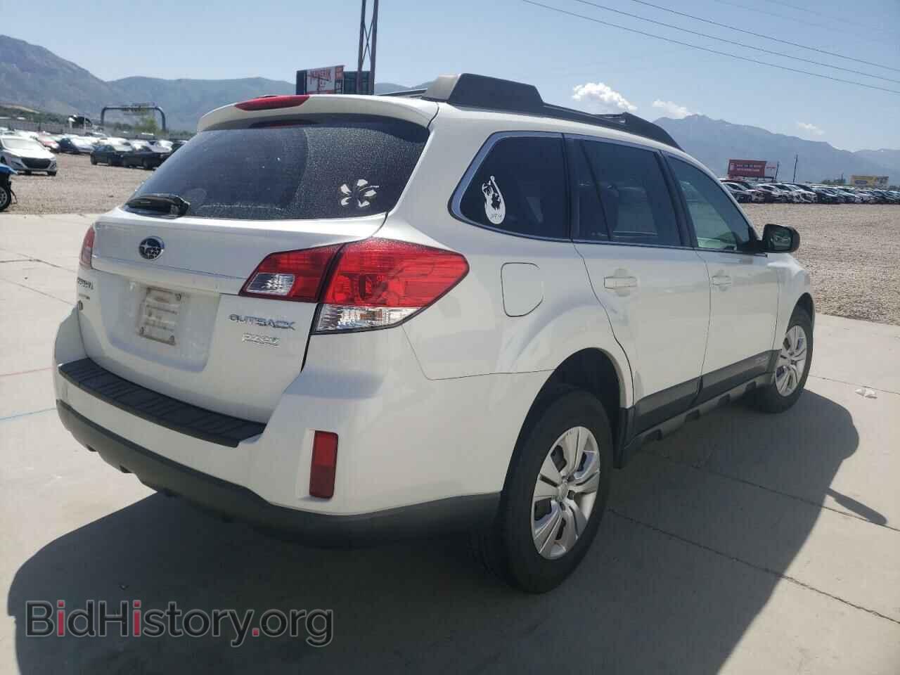 2011 SUBARU OUTBACK - VIN: 4S4BRBAC4B3388852 - Photo 4