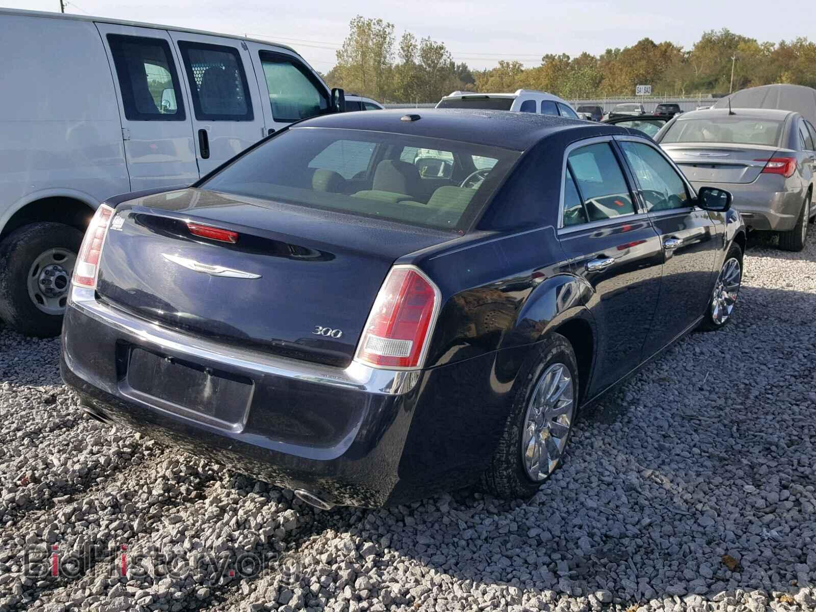 2012 CHRYSLER 300 - VIN: 2C3CCAAG4CH188645 - Фото 4