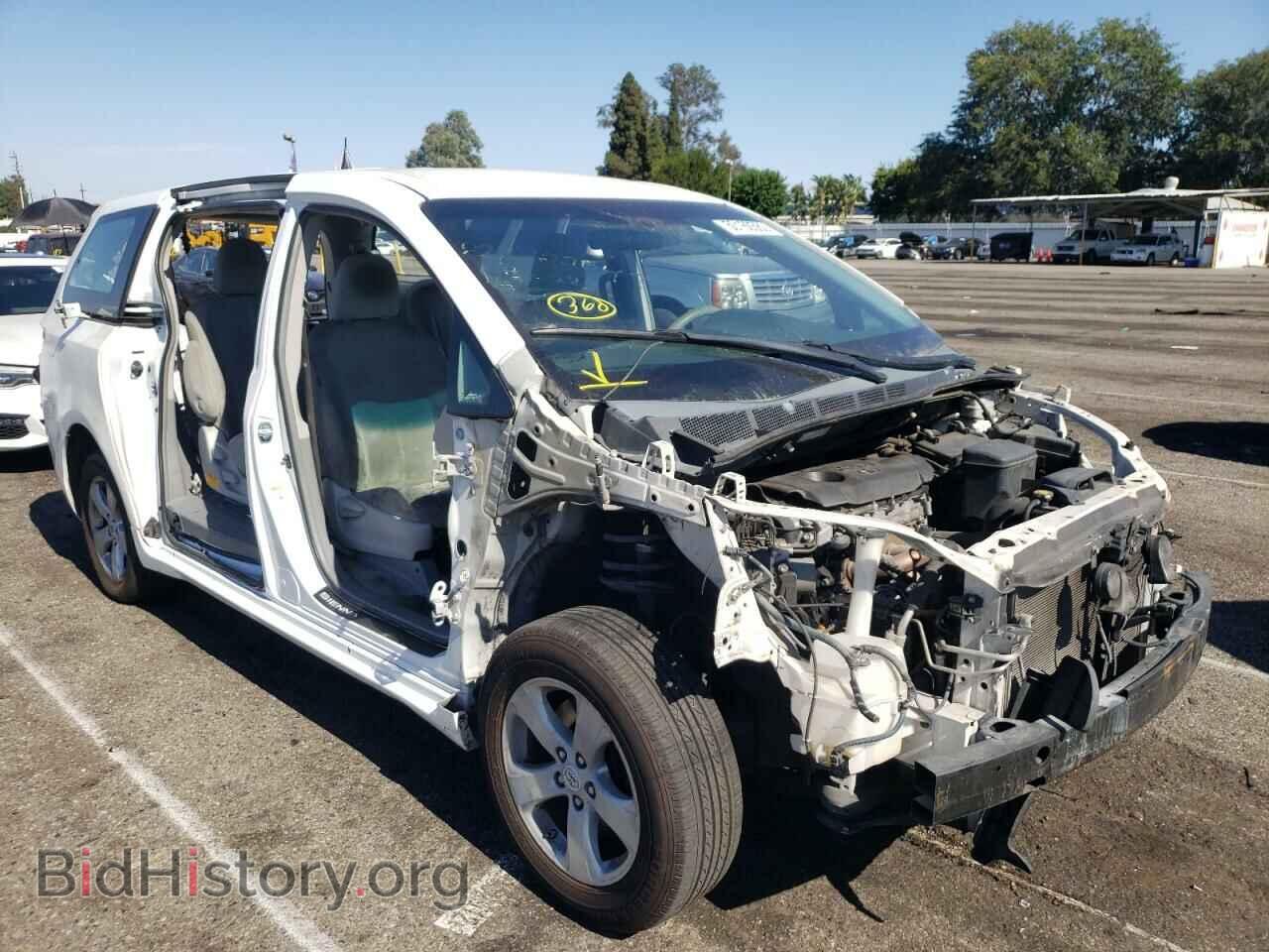Photo 5TDKA3DC3CS011653 - TOYOTA SIENNA 2012