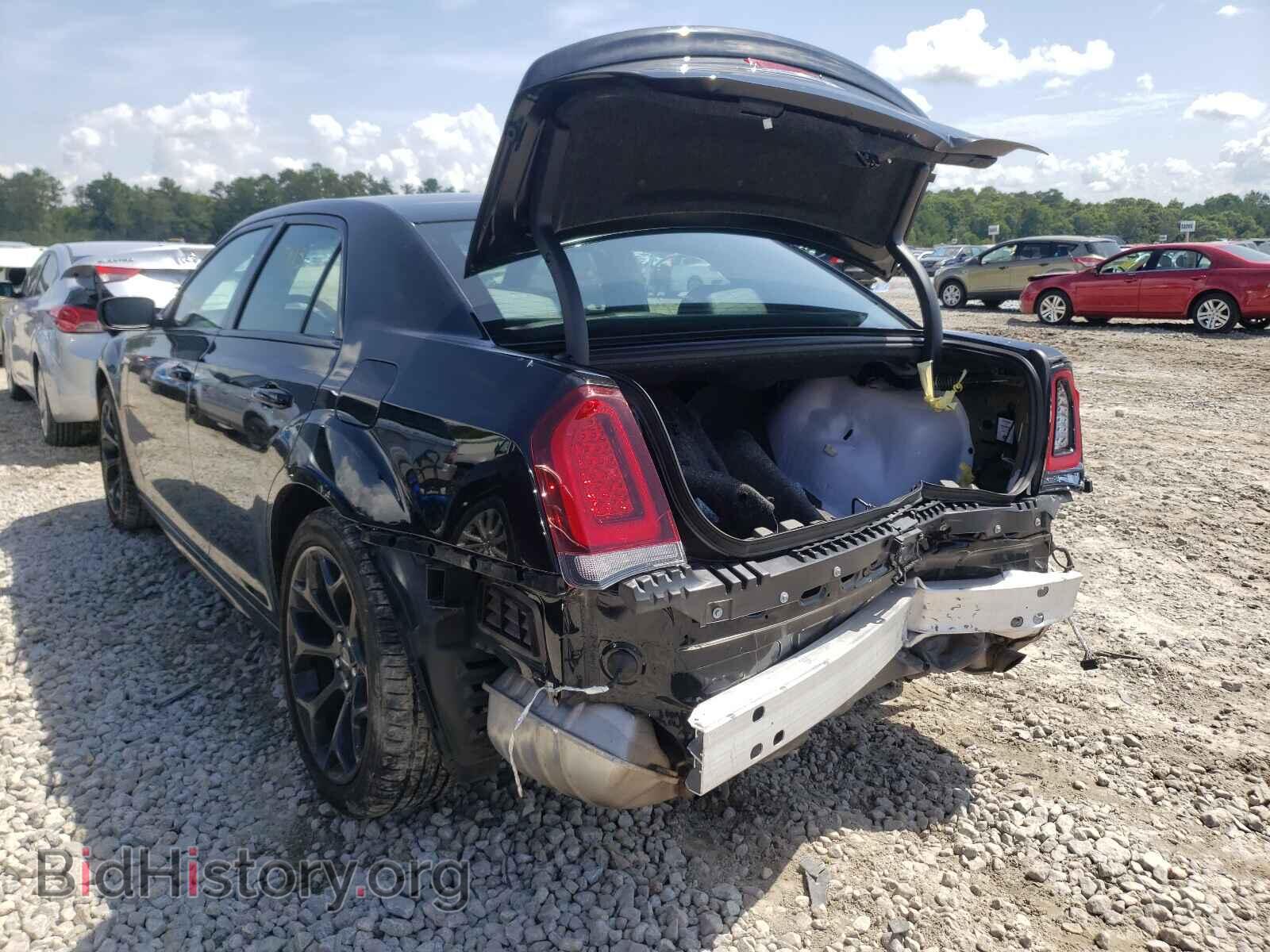 2019 CHRYSLER 300 - VIN: 2C3CCABT0KH568981 - Фото 3