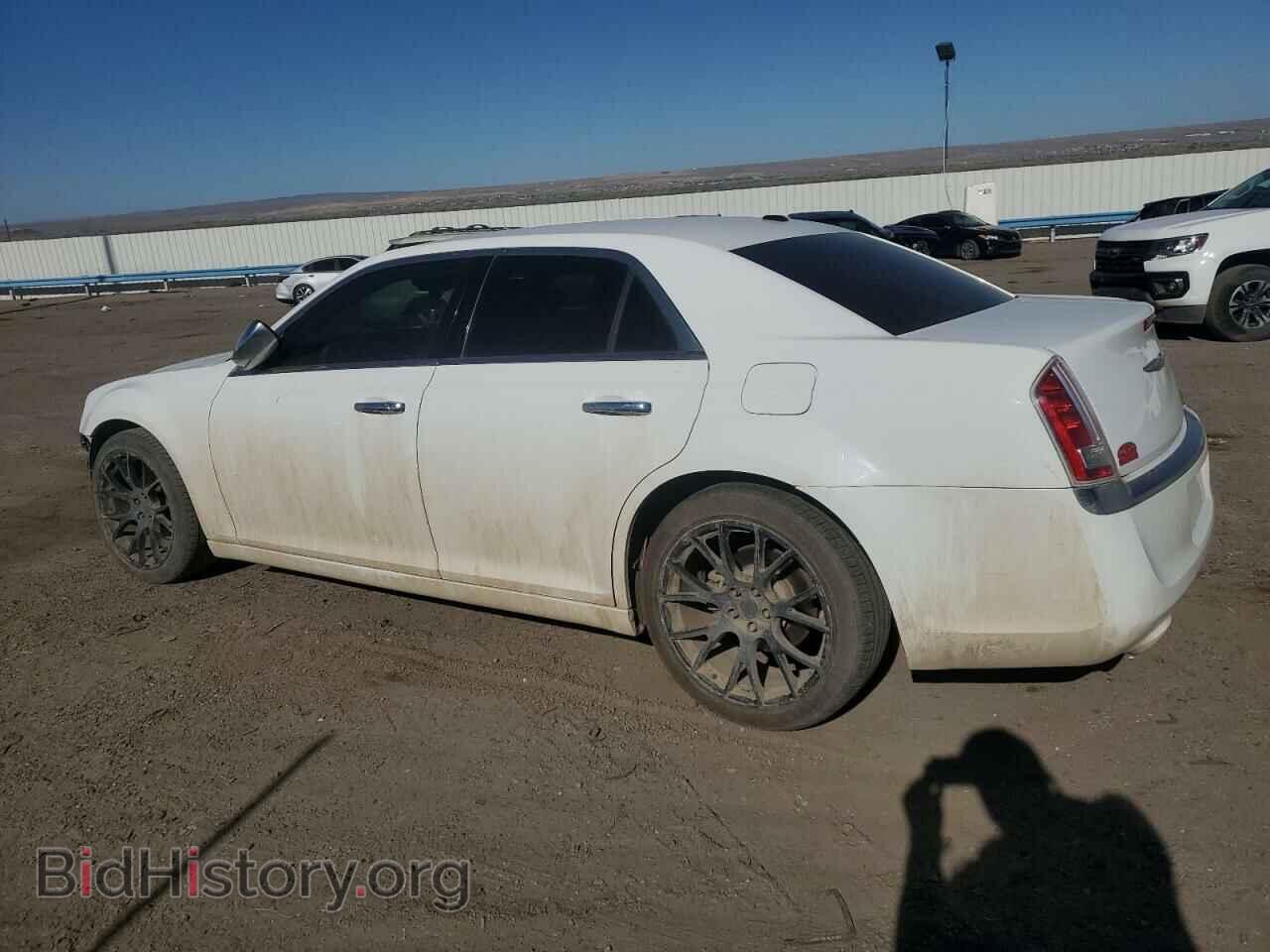 2011 CHRYSLER 300 - VIN: 2C3CA6CT4BH591911 - Фото 2