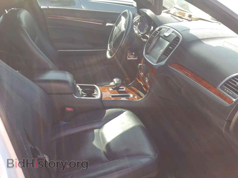 2014 Chrysler 300 (VIN 2C3CCAAG7EH276074) — photo 5 of 10