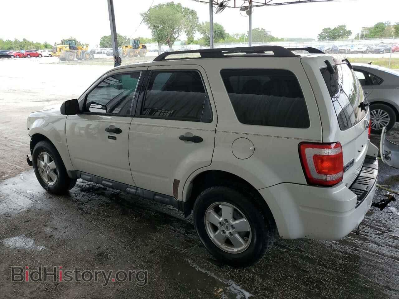 2011 FORD ESCAPE - VIN: 1FMCU0DG9BKA67496 - Фото 2