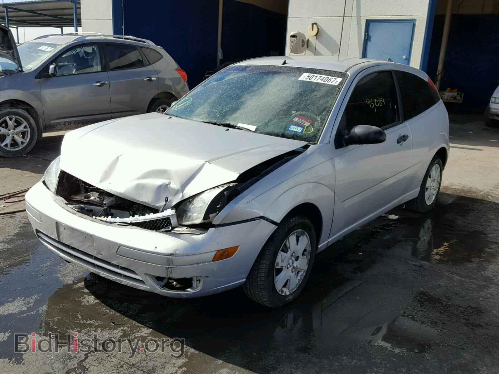 2007 FORD FOCUS - VIN: 1FAHP31N47W157585 - Фото 2