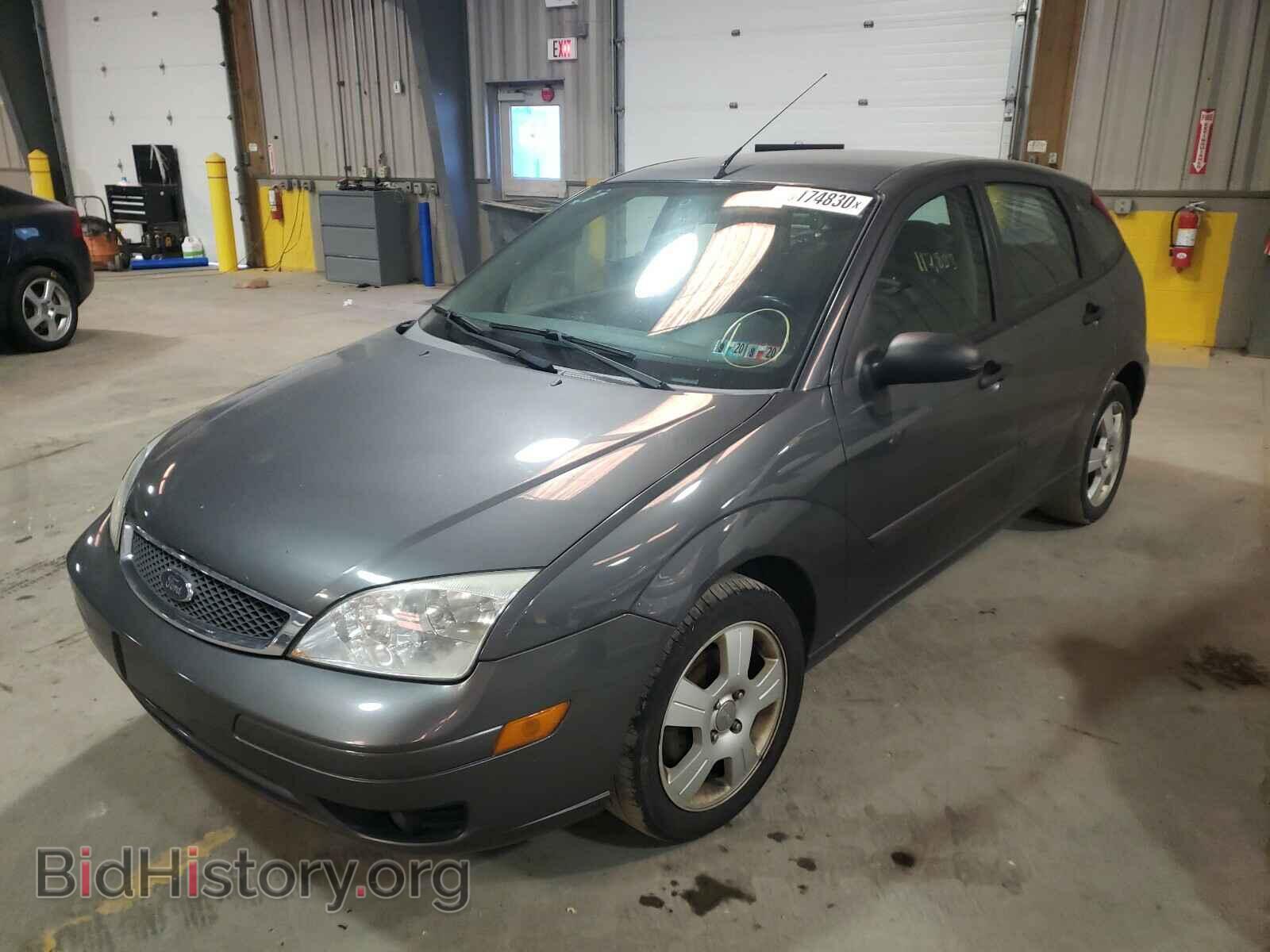 2005 FORD FOCUS - VIN: 3FAHP37N55R110301 - Фото 2
