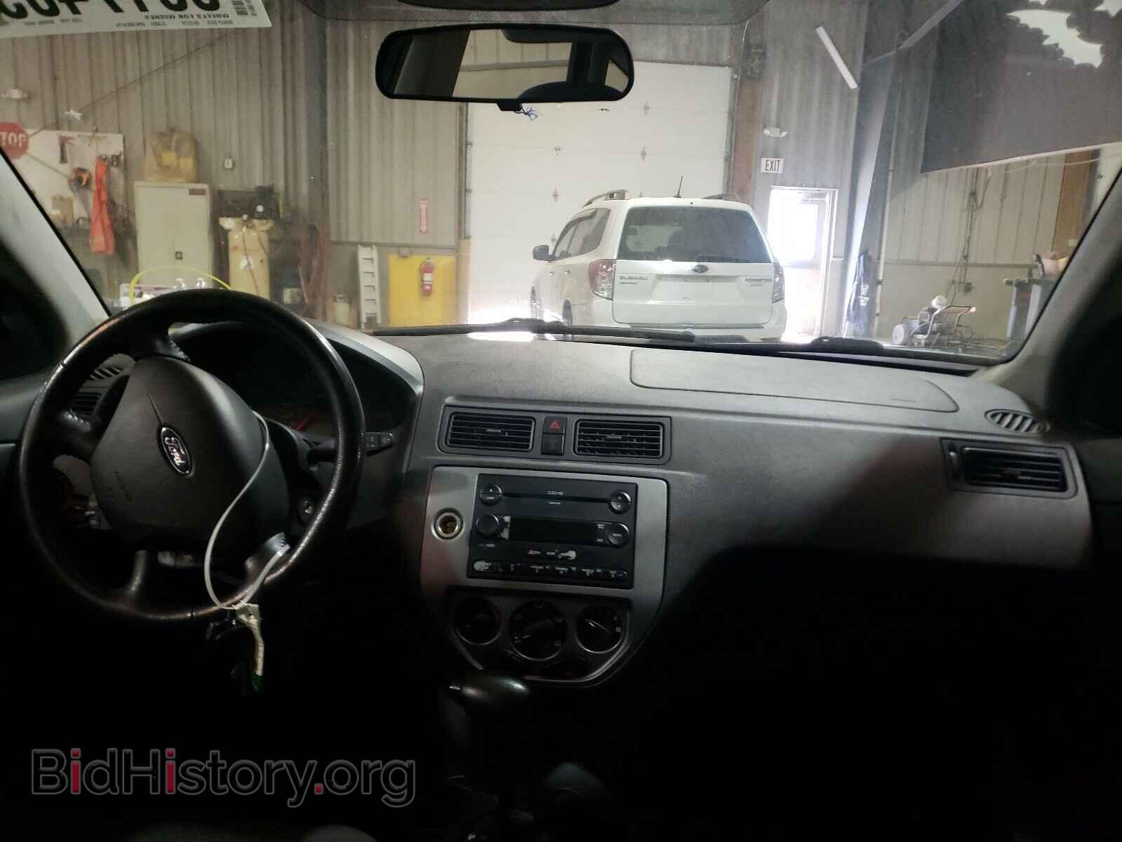 2005 FORD FOCUS - VIN: 3FAHP37N55R110301 - Фото 9