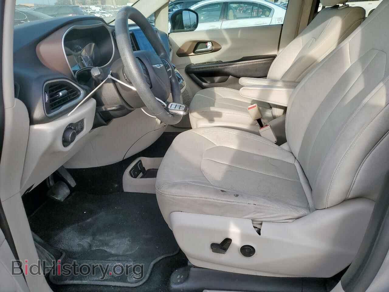 2017 CHRYSLER All Models - VIN: 2C4RC1DG2HR510606 - Фото 7