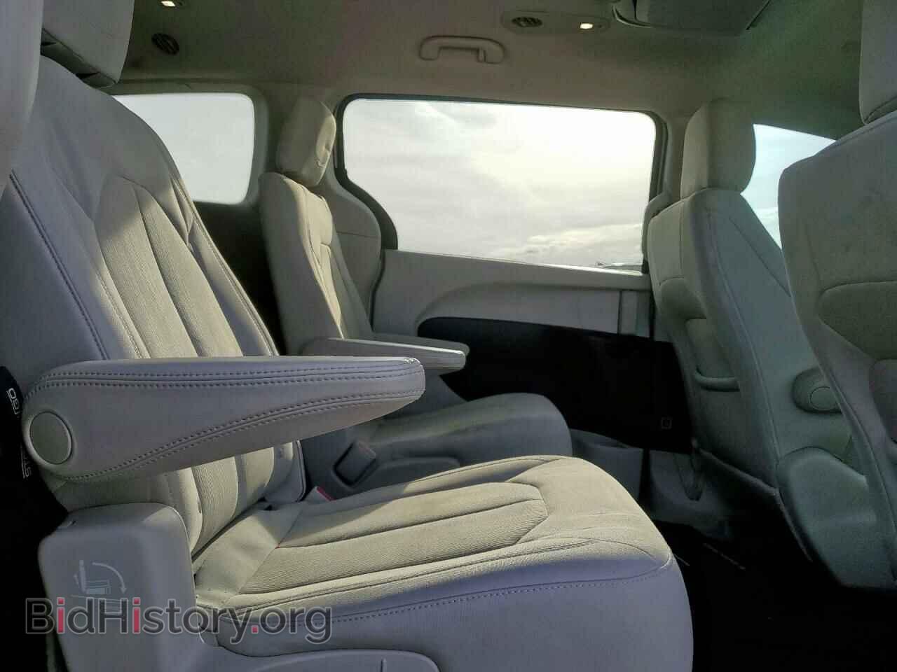 2017 CHRYSLER All Models - VIN: 2C4RC1DG2HR510606 - Фото 10