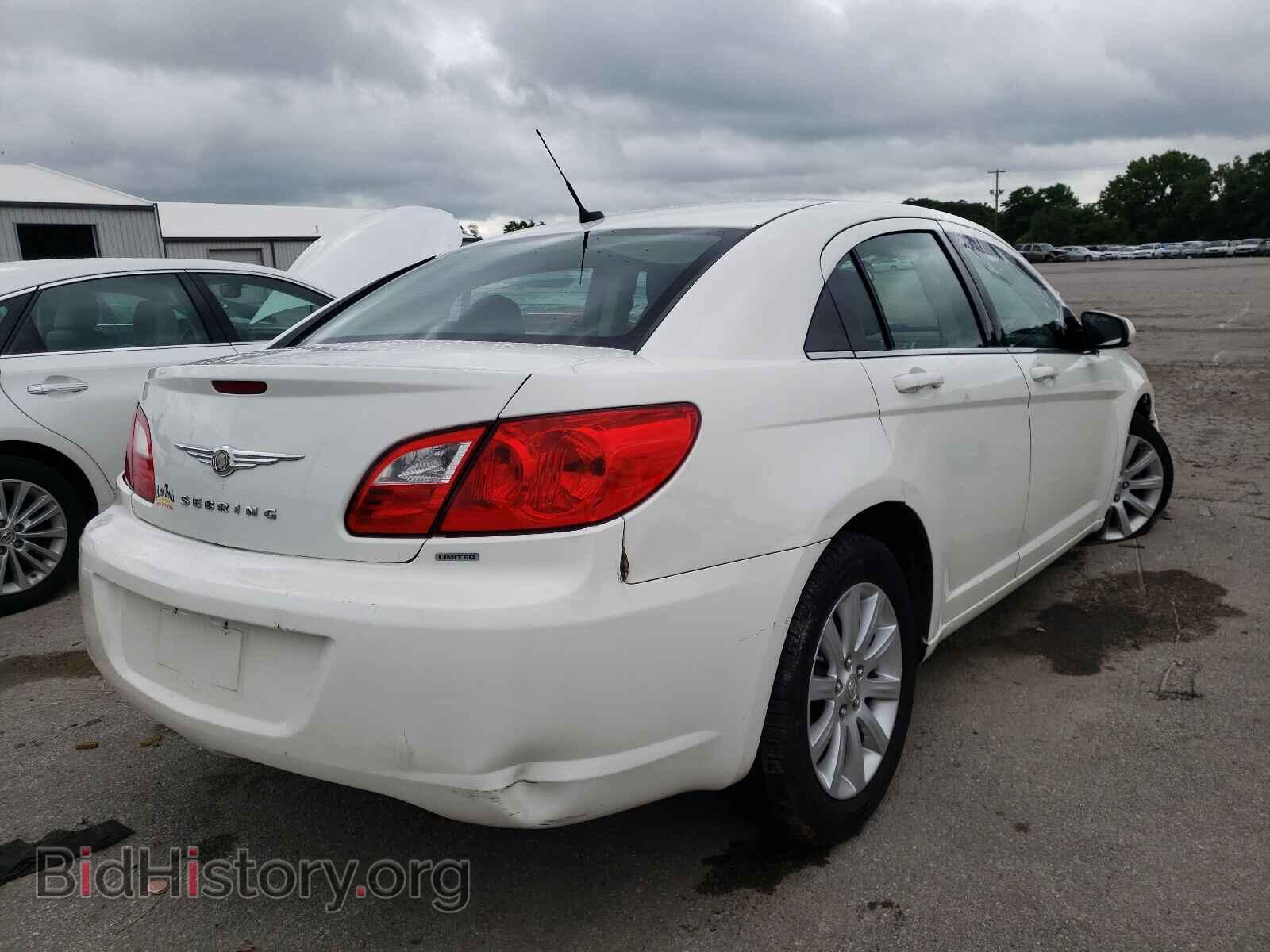 2010 CHRYSLER SEBRING - VIN: 1C3CC5FB5AN233889 - Фото 4