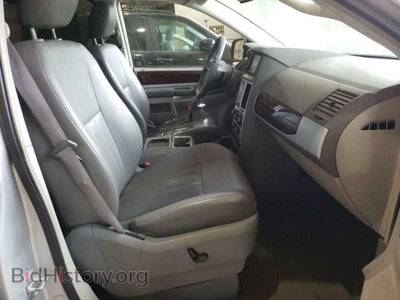 2010 CHRYSLER MINIVAN - VIN: 2A4RR5D19AR137789 - Фото 5
