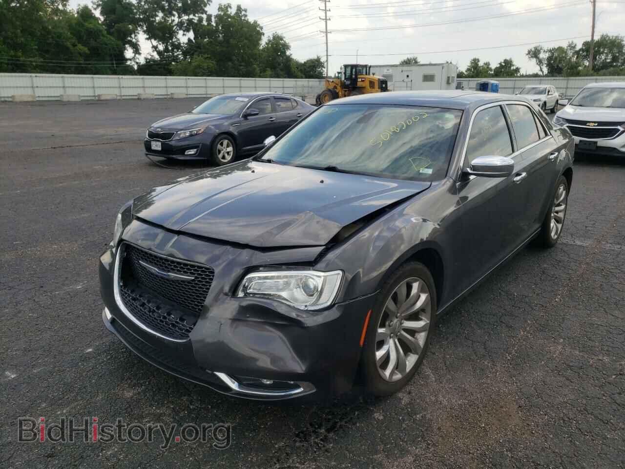 2019 CHRYSLER 300 - VIN: 2C3CCAEG8KH564708 - Photo 2