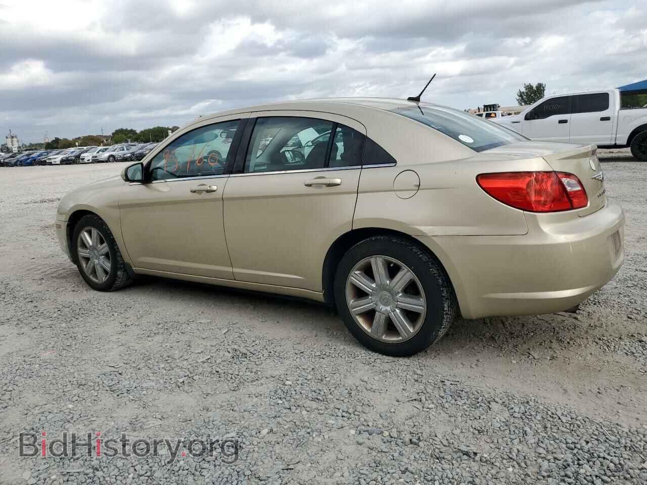 2010 CHRYSLER SEBRING - VIN: 1C3CC5FV8AN205806 - Фото 2