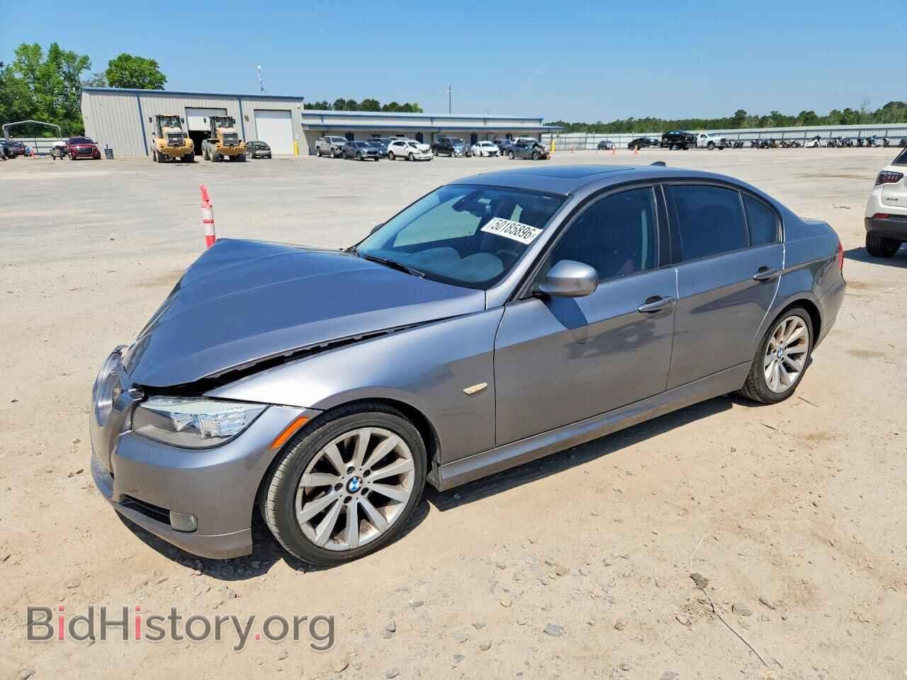 Фотография WBAPH7C57BE678576 - BMW 3 SERIES 2011