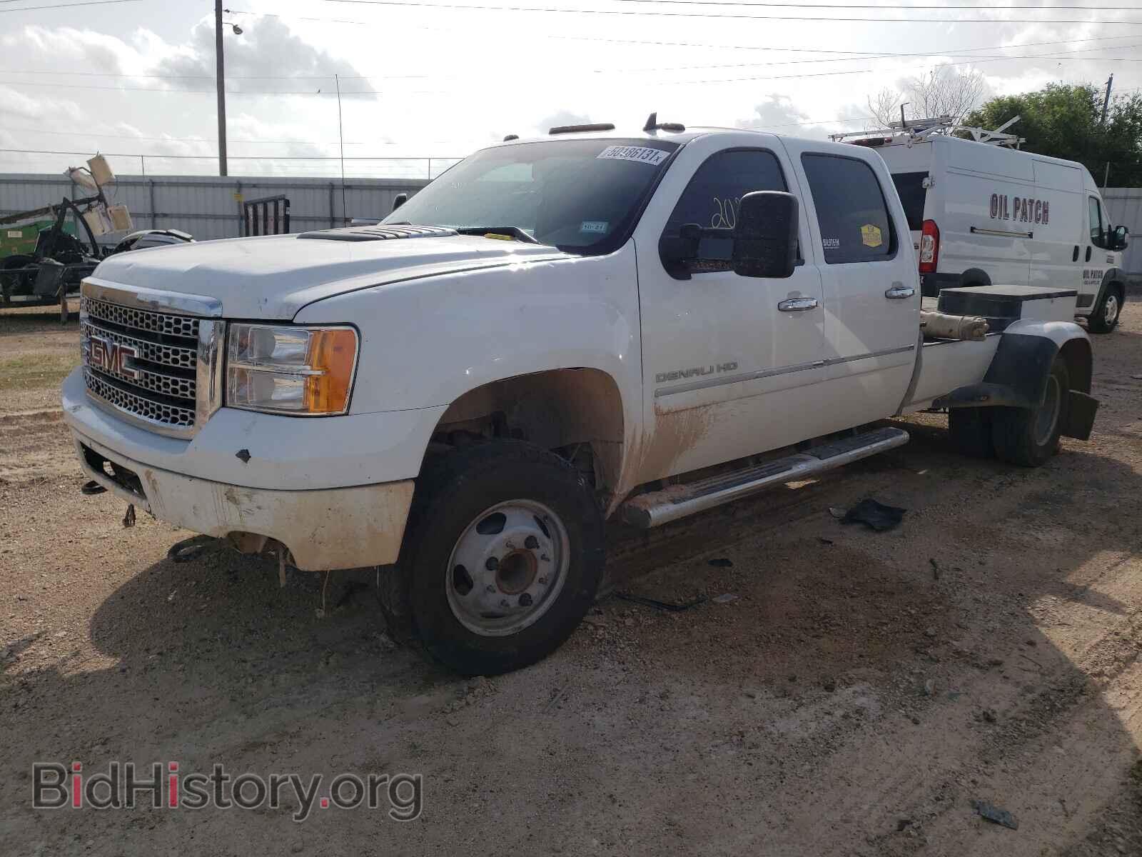 2013 GMC SIERRA - VIN: 1GT426C83DF116375 - Фото 2