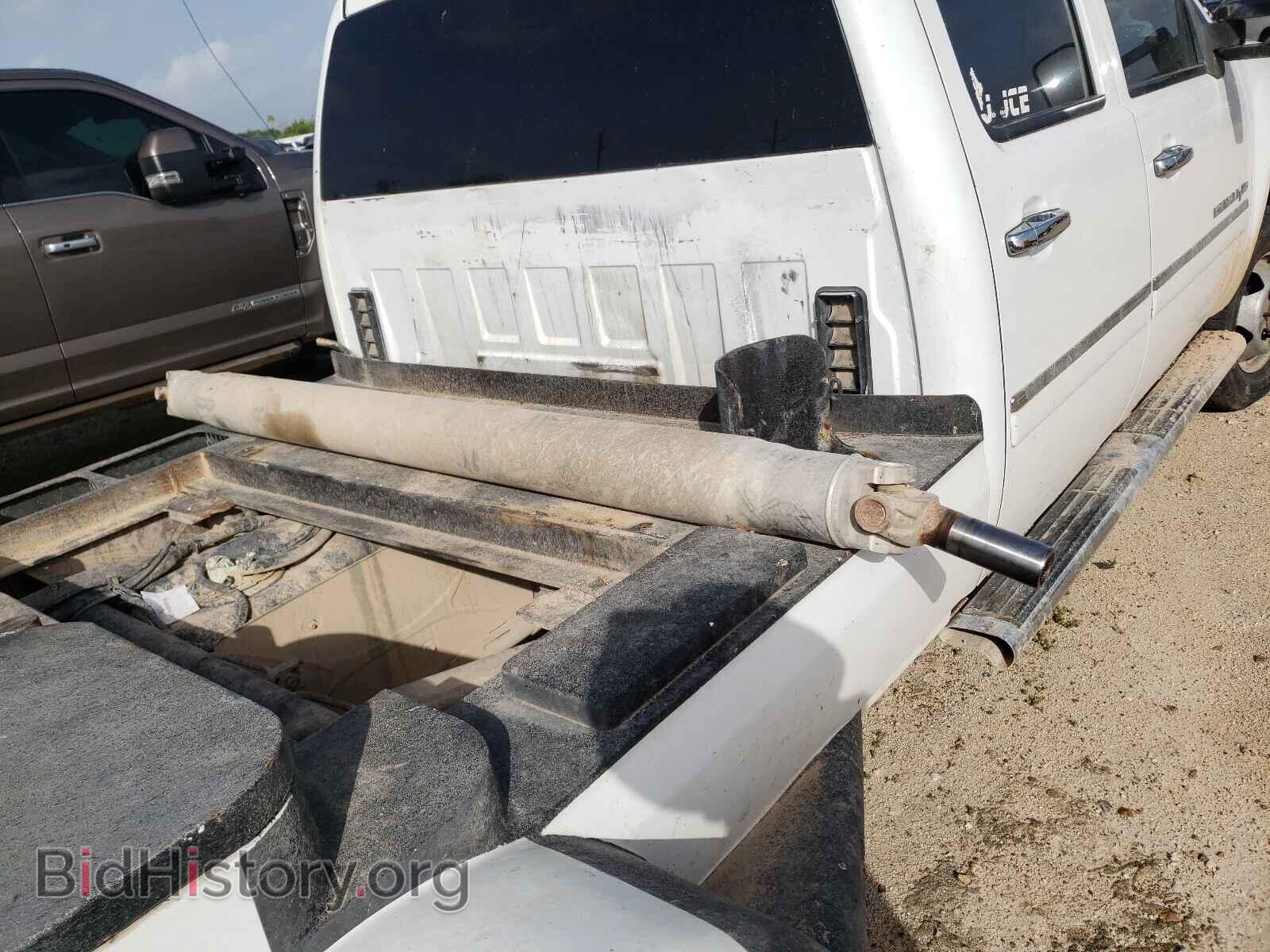 2013 GMC SIERRA - VIN: 1GT426C83DF116375 - Фото 9