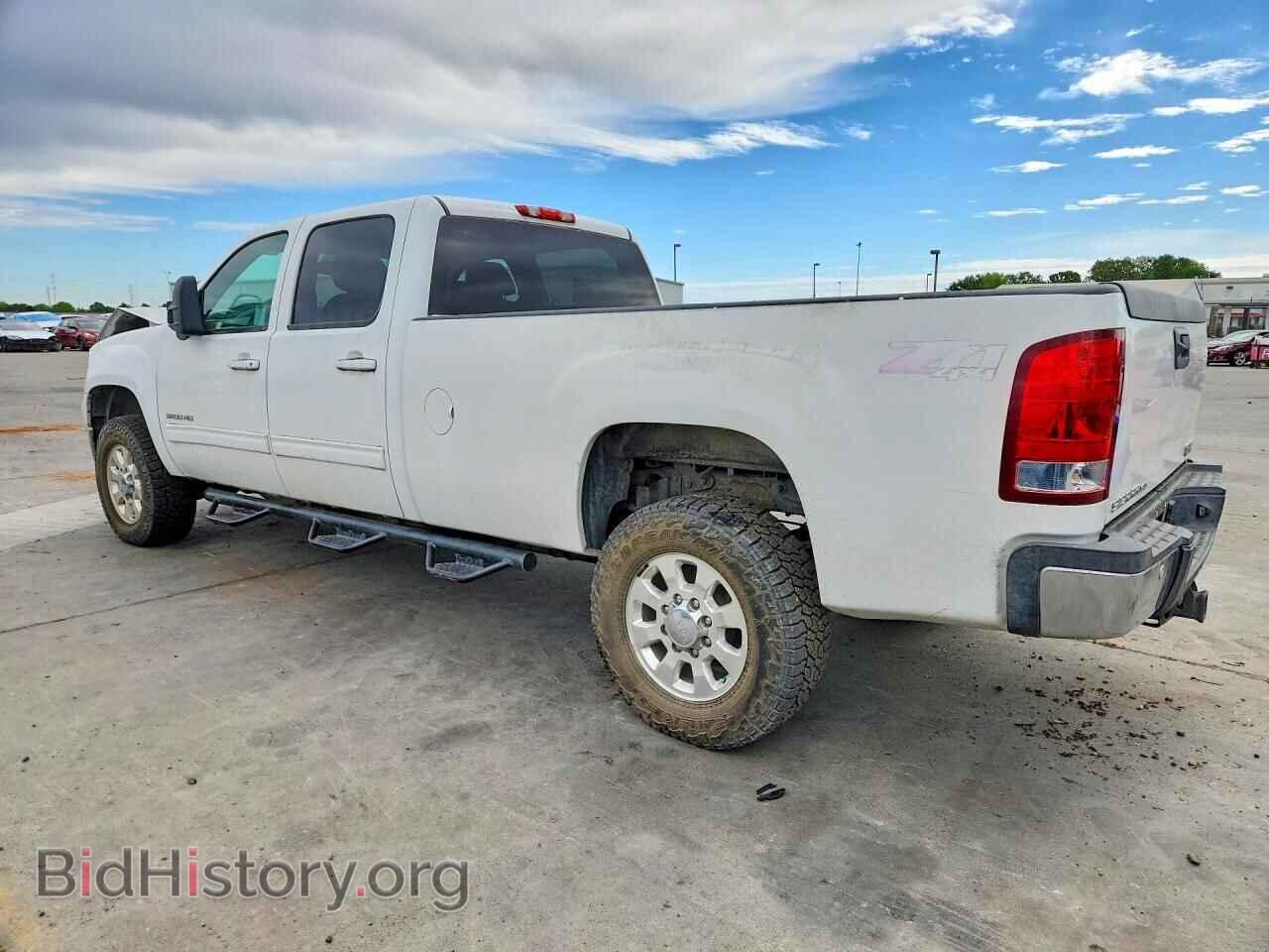 2013 GMC SIERRA - VIN: 1GT424E83DF118810 - Фото 2