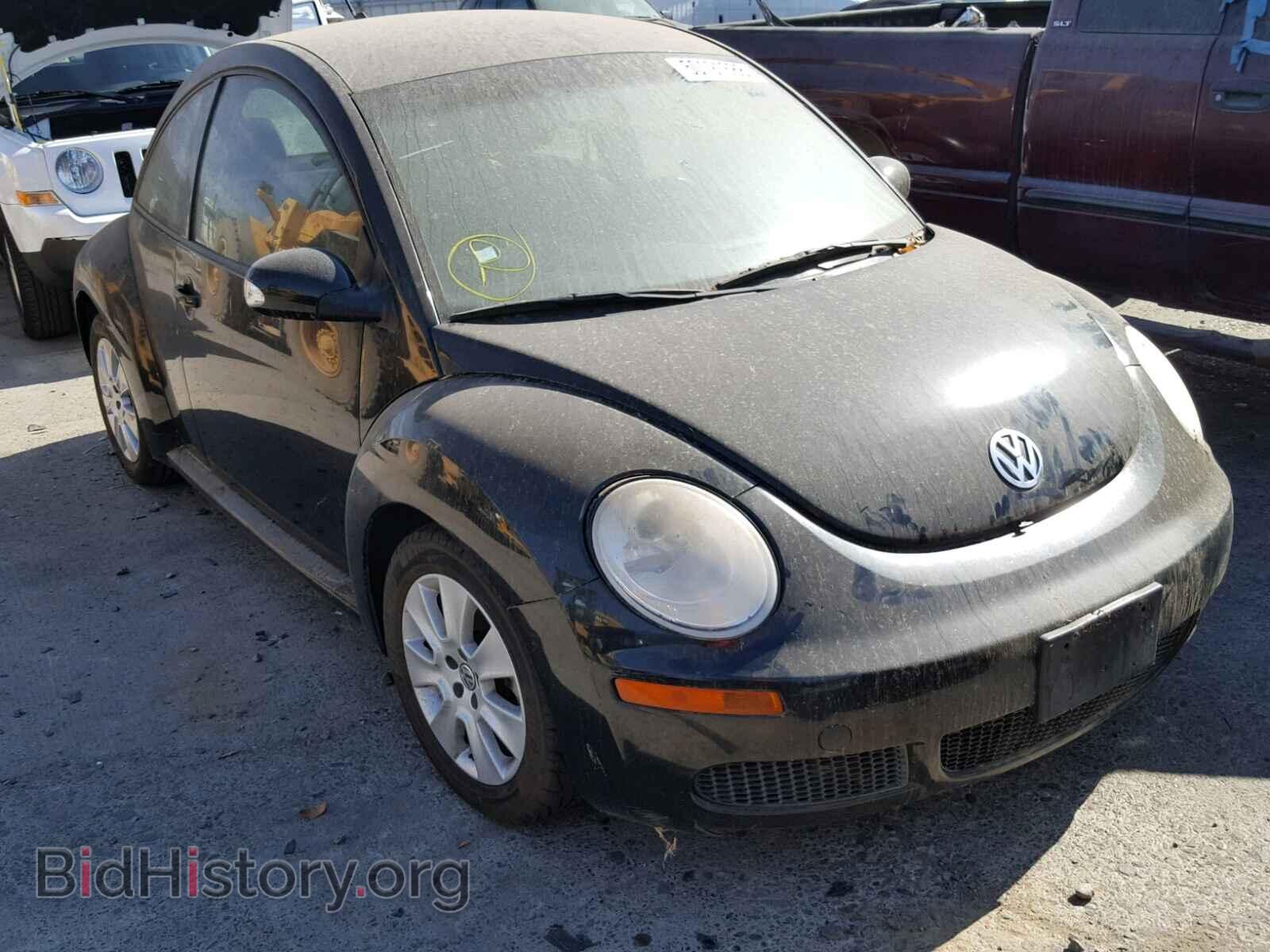 Photo 3VWPG3AG4AM013014 - VOLKSWAGEN BEETLE 2010