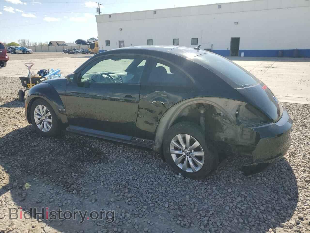 2014 VOLKSWAGEN BEETLE - VIN: 3VWF17AT5EM640621 - Фото 2