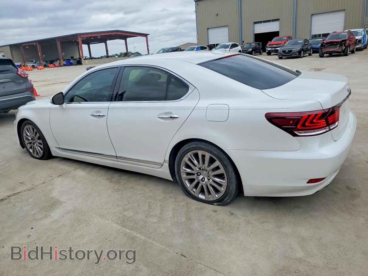 2014 LEXUS LS460 - VIN: JTHBL5EF4E5126963 - Photo 2