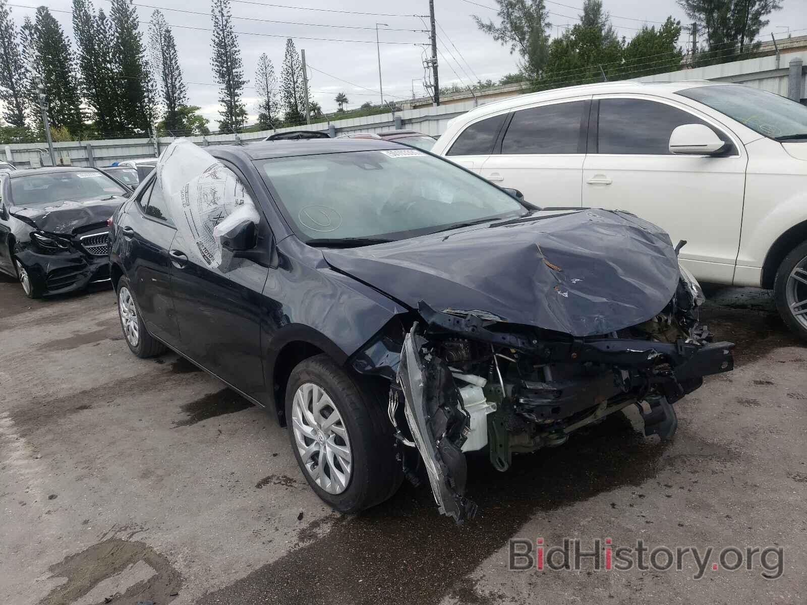 Photo 5YFBURHE3JP771481 - TOYOTA COROLLA 2018