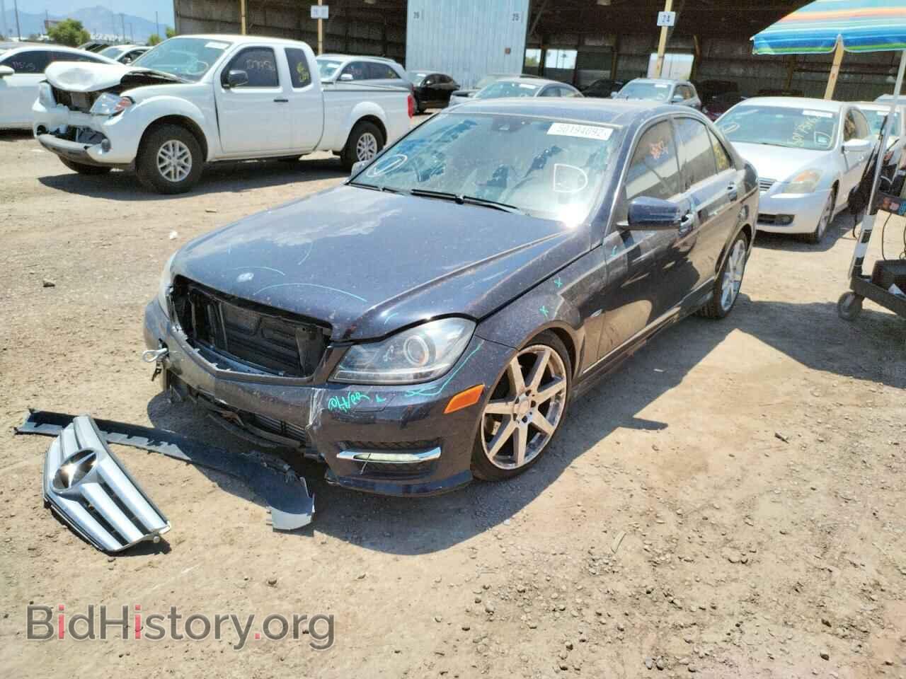 2012 MERCEDES-BENZ C-CLASS - VIN: WDDGF4HB9CA600370 - Фото 2