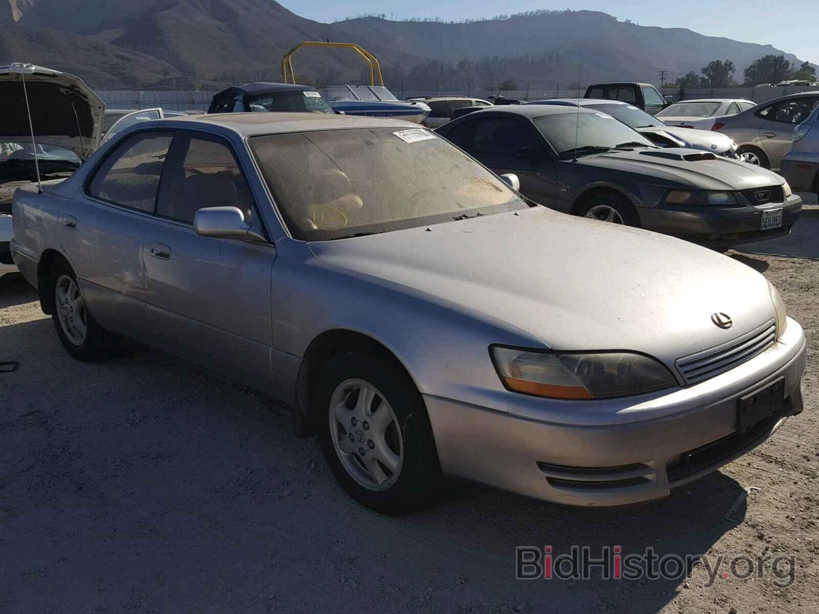 Фотография JT8BF12GXT0161661 - LEXUS ES300 1996