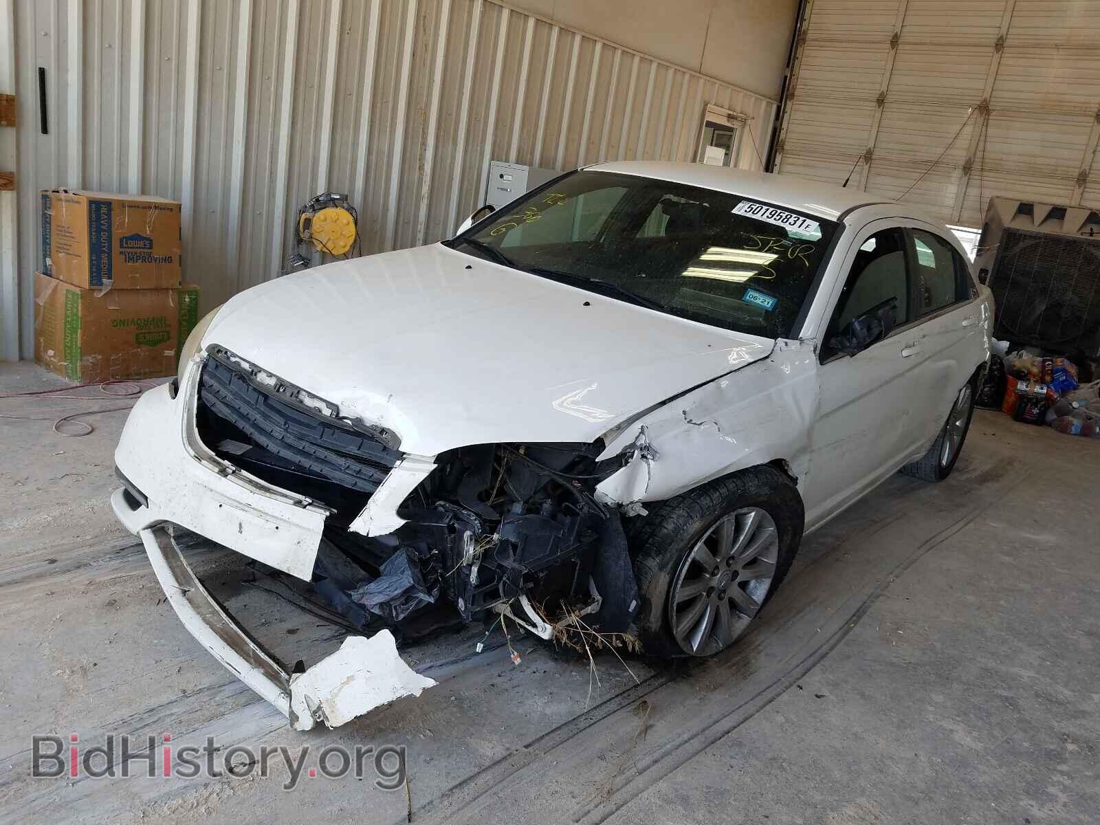 2011 CHRYSLER 200 - VIN: 1C3BC1FB2BN521617 - Фото 2