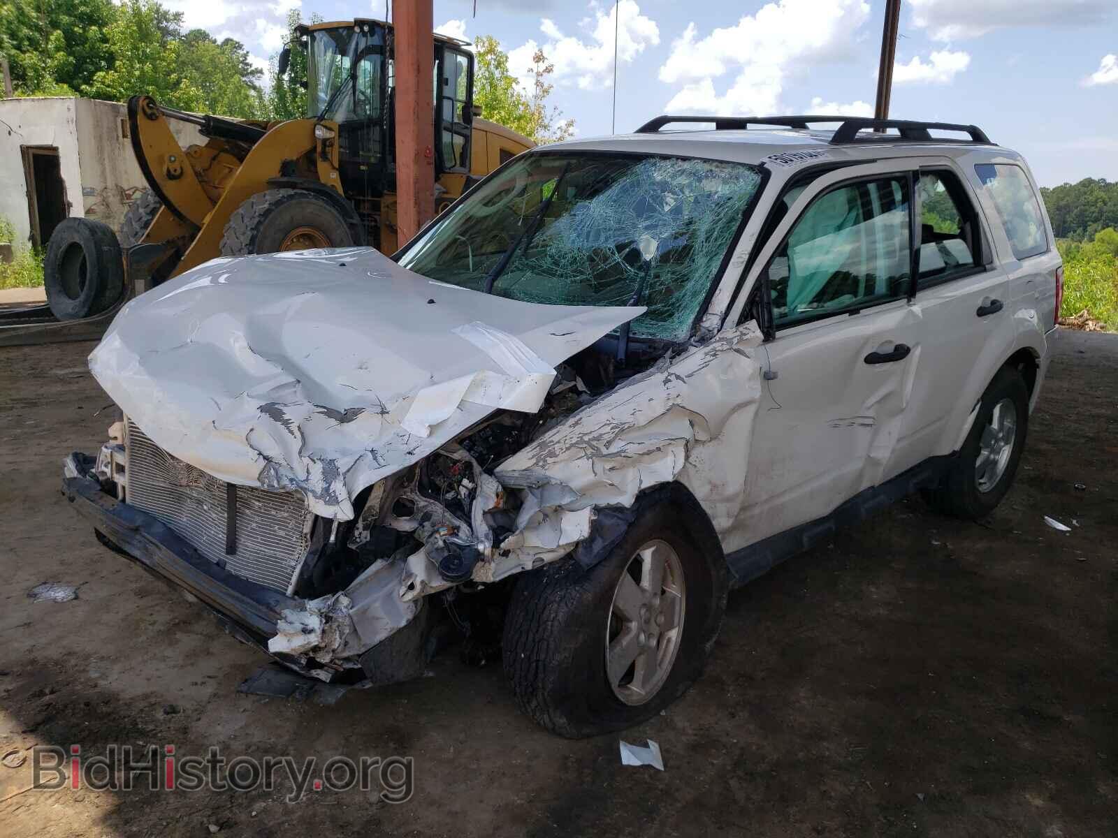 2011 FORD ESCAPE - VIN: 1FMCU0C73BKB48379 - Фото 2
