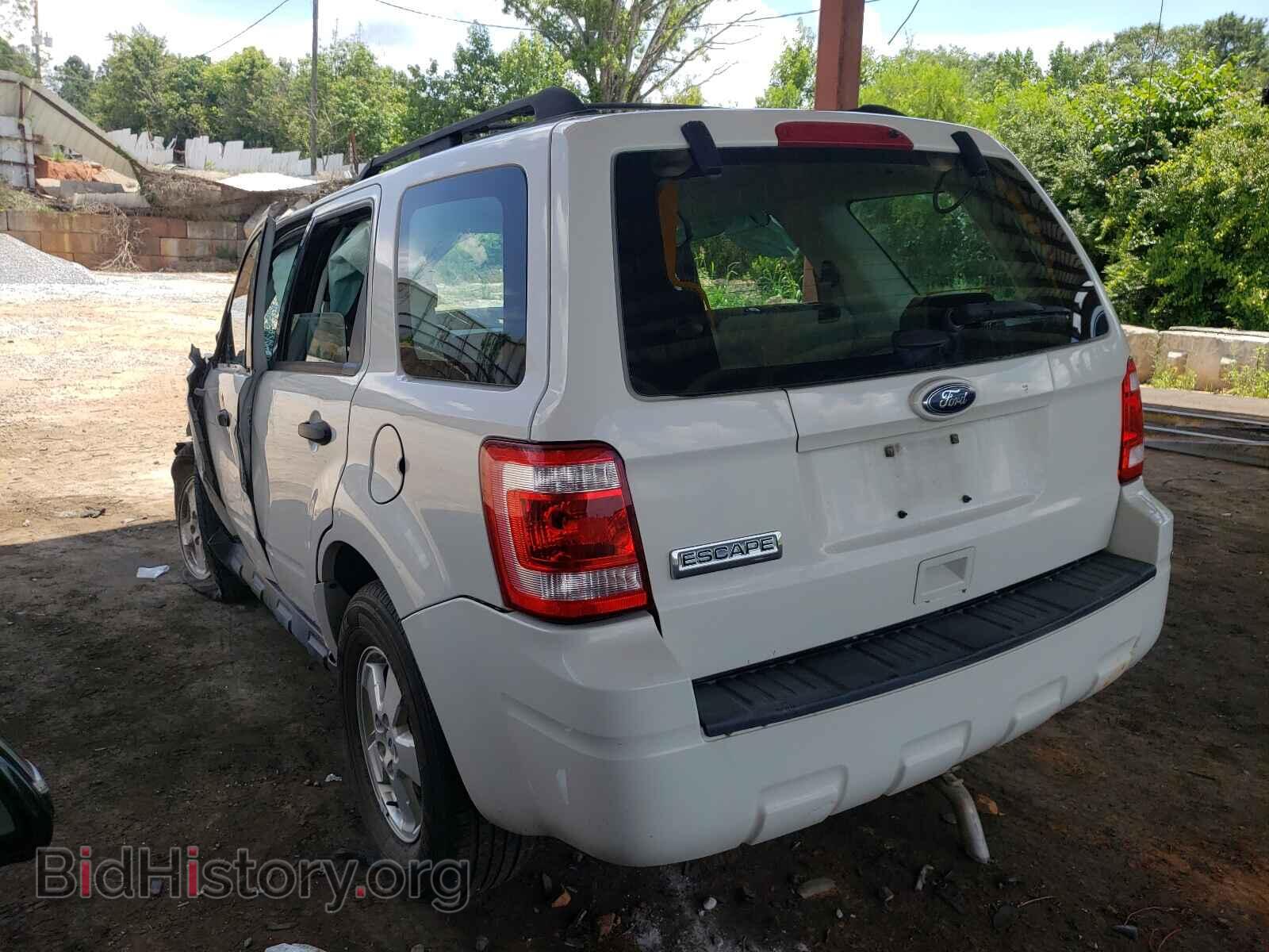 2011 FORD ESCAPE - VIN: 1FMCU0C73BKB48379 - Фото 3
