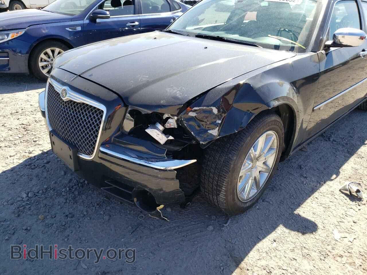 2010 CHRYSLER 300 - VIN: 2C3CA6CTXAH126077 - Фото 9