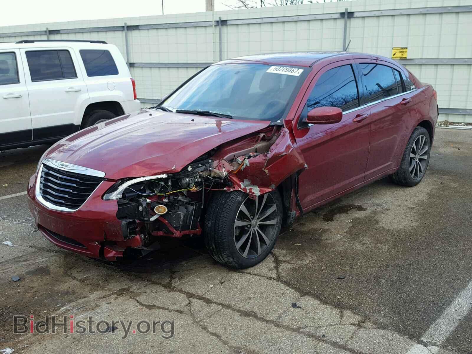 2014 CHRYSLER 200 - VIN: 1C3CCBCGXEN157722 - Фото 2
