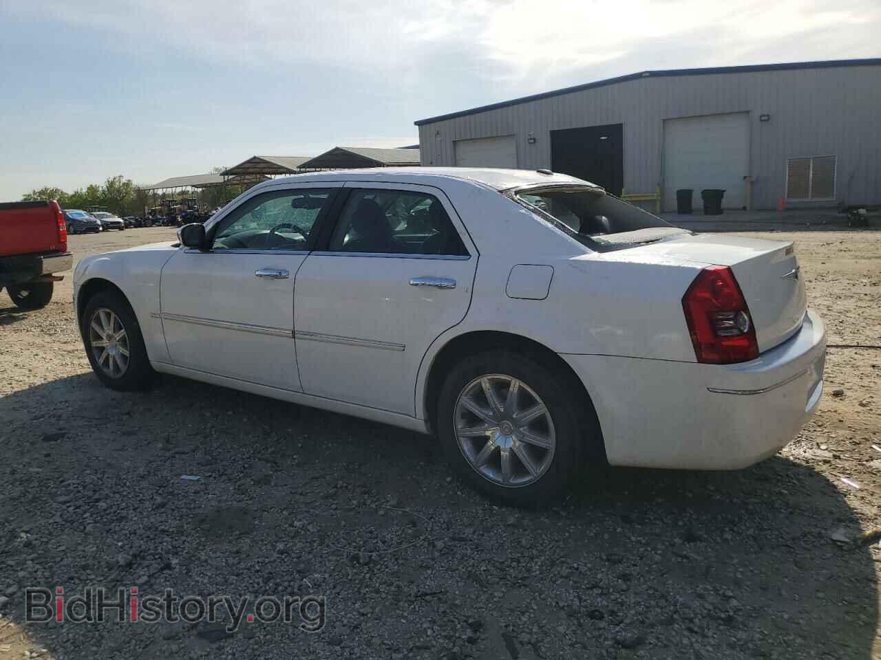 2010 CHRYSLER 300 - VIN: 2C3CA5CV1AH264702 - Фото 2