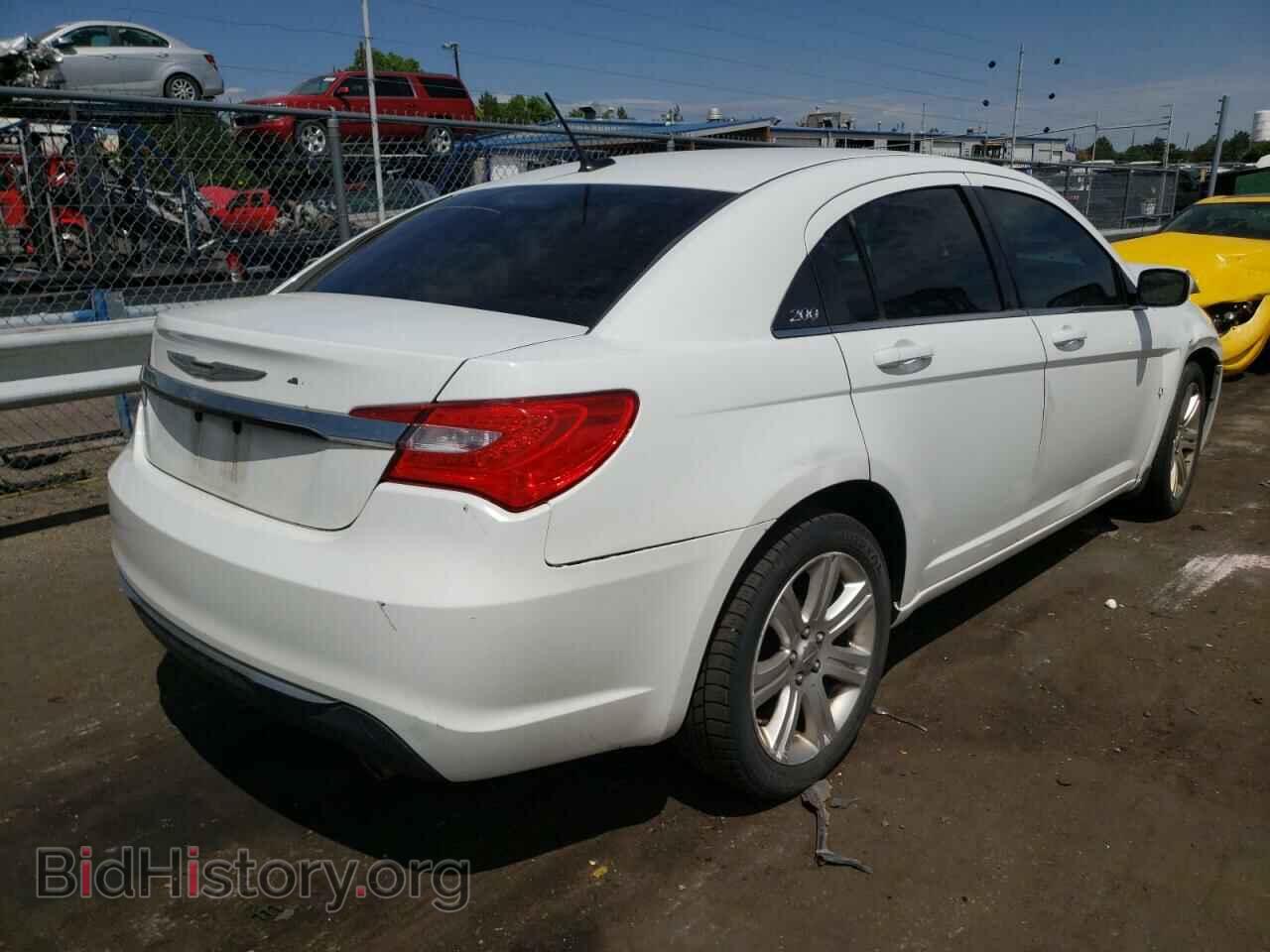 2012 CHRYSLER 200 - VIN: 1C3CCBBG6CN107625 - Фото 4