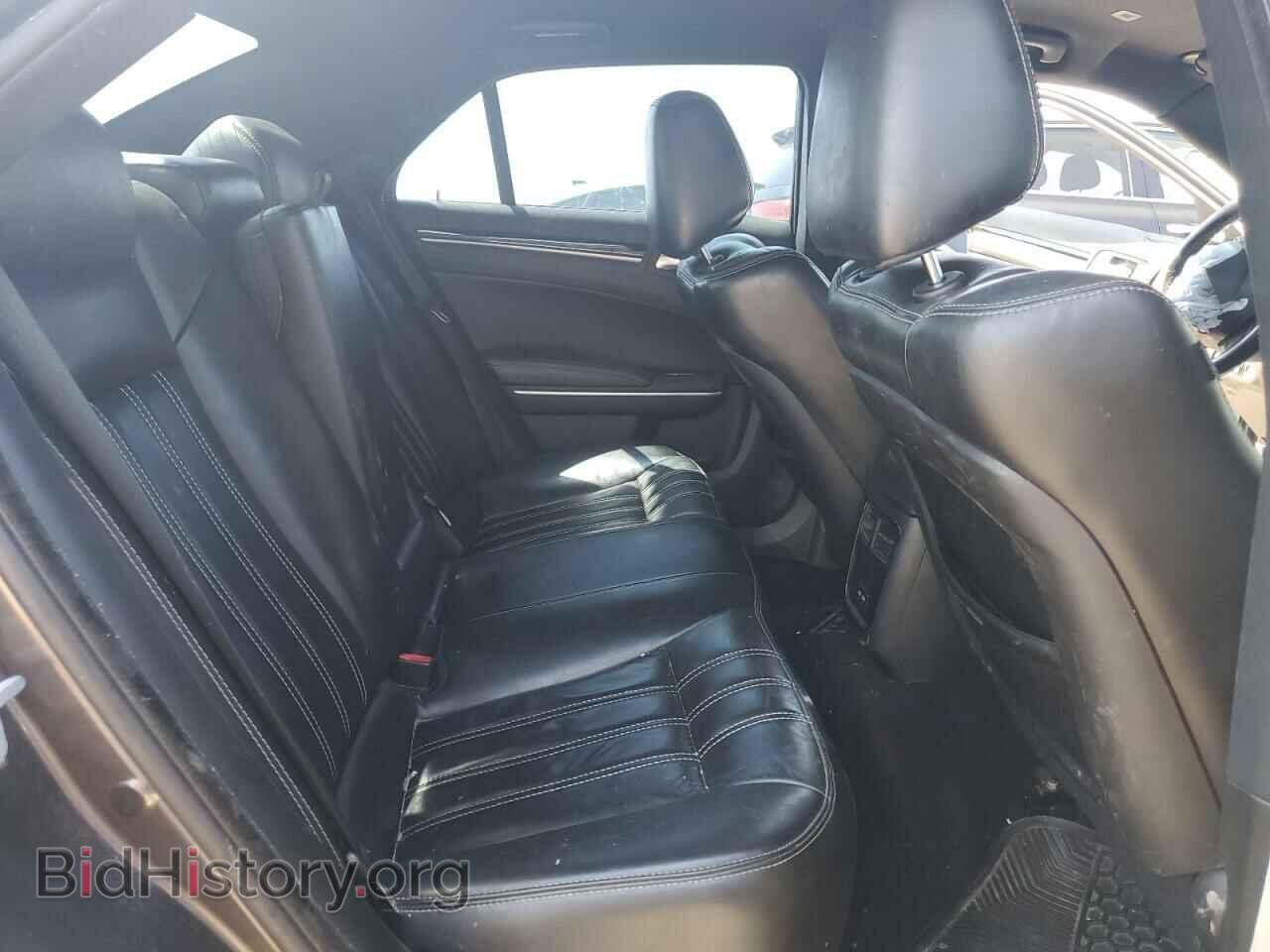 2019 CHRYSLER 300 - VIN: 2C3CCABG1KH516410 - Фото 10