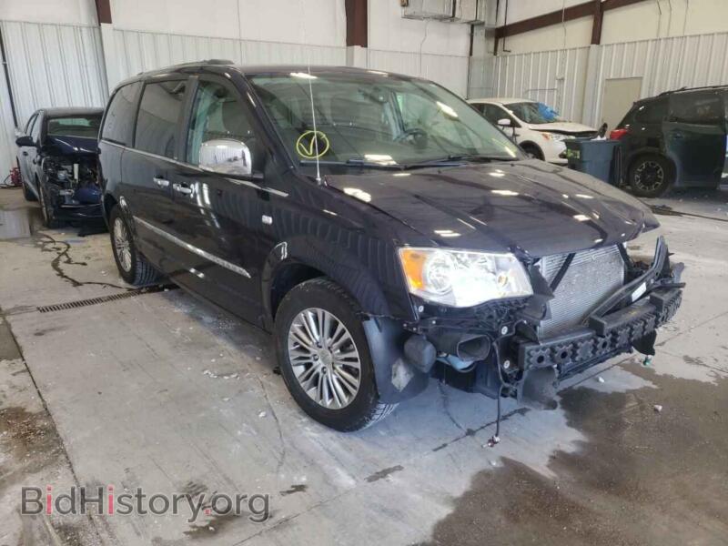 2014 Chrysler MINIVAN Town & COU (VIN 2C4RC1CG0ER258769) — photo 1 of 10, Copart, damage: front end