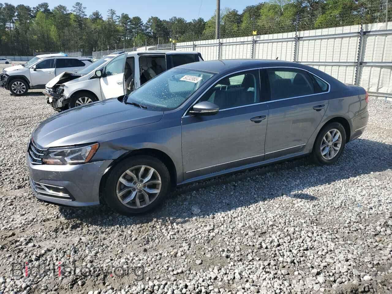 Photo 1VWAT7A37HC085178 - VOLKSWAGEN PASSAT 2017