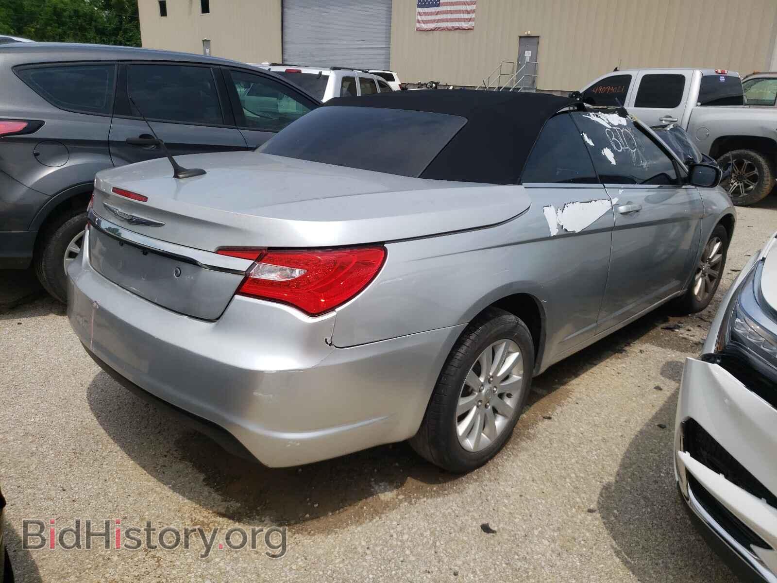 2011 CHRYSLER 200 - VIN: 1C3BC2EBXBN576209 - Фото 4
