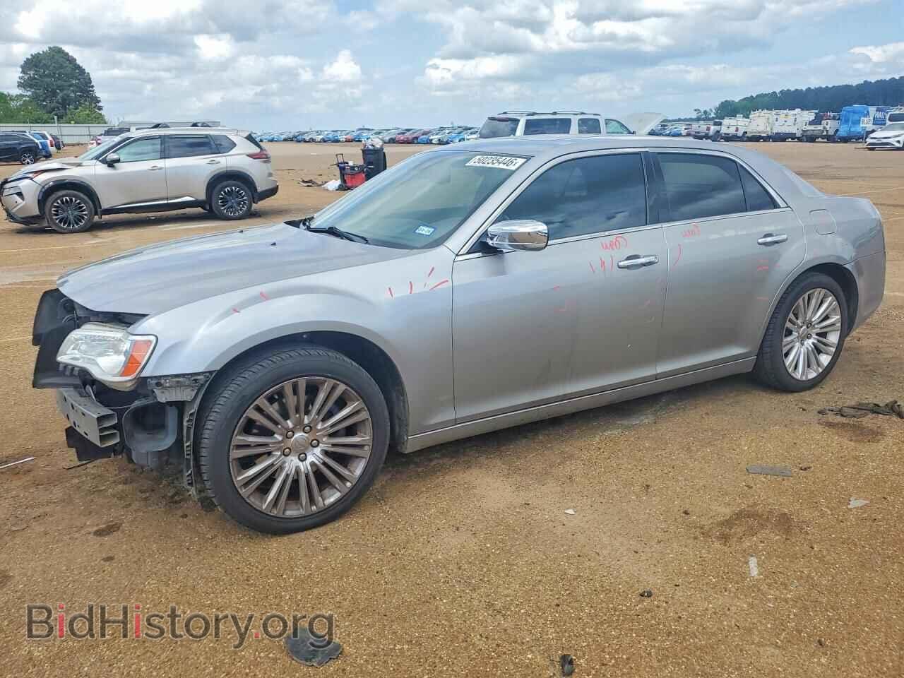 Фотография 2C3CA6CT3BH523583 - CHRYSLER 300 2011