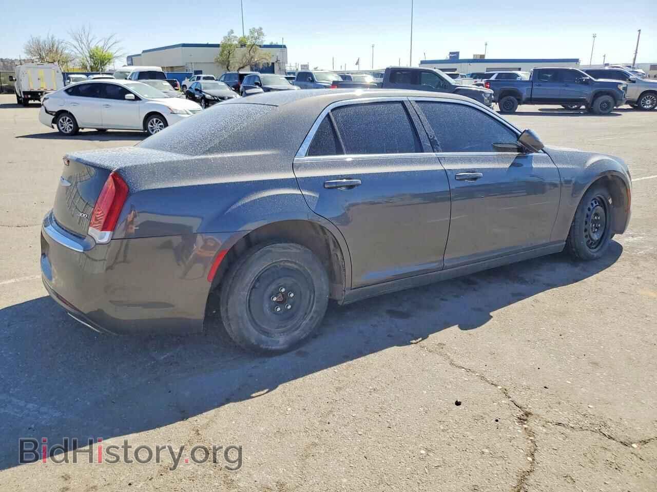 2019 CHRYSLER 300 - VIN: 2C3CCAAG8KH676026 - Фото 3