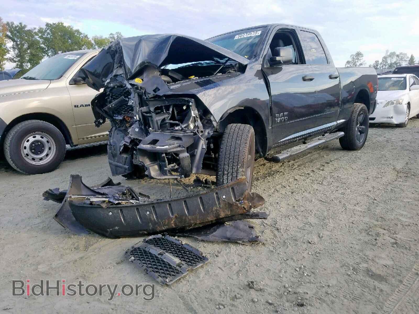 2018 RAM 1500 ST - VIN: 1C6RR6FG8JS216910 - Фото 2