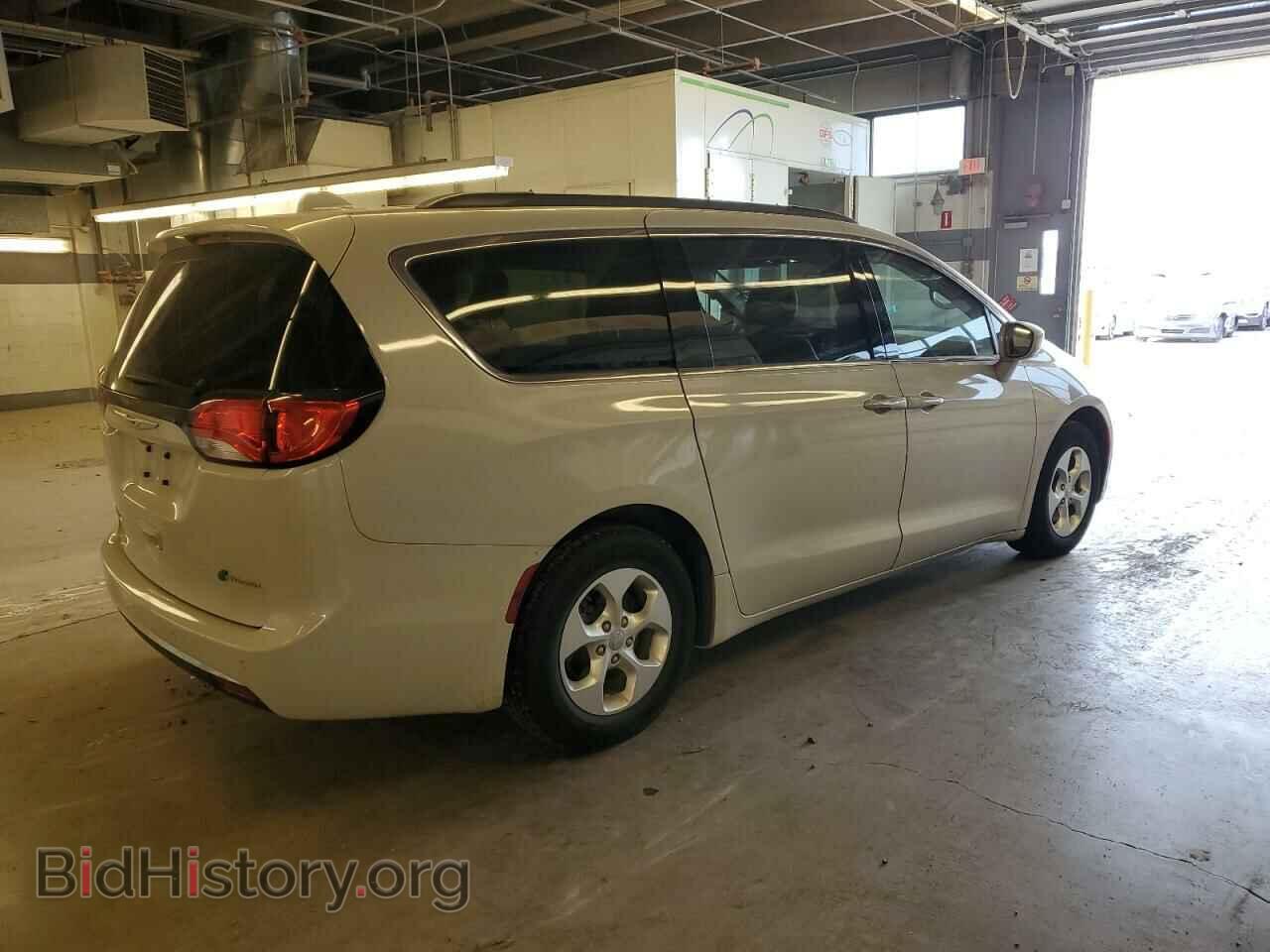 2017 CHRYSLER PACIFICA - VIN: 2C4RC1L74HR768837 - Photo 3