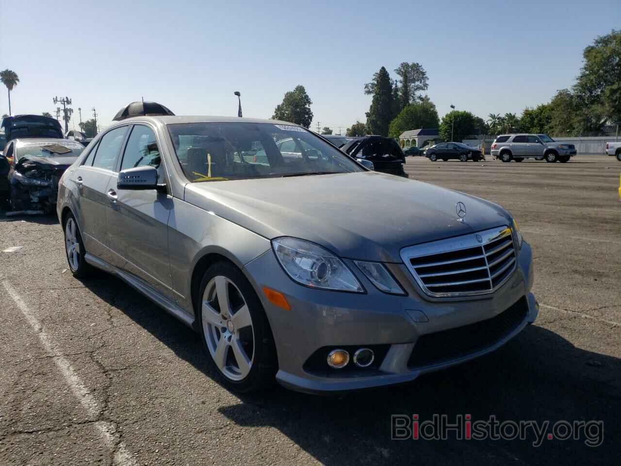 Photo WDDHF8HB7AA222588 - MERCEDES-BENZ E-CLASS 2010