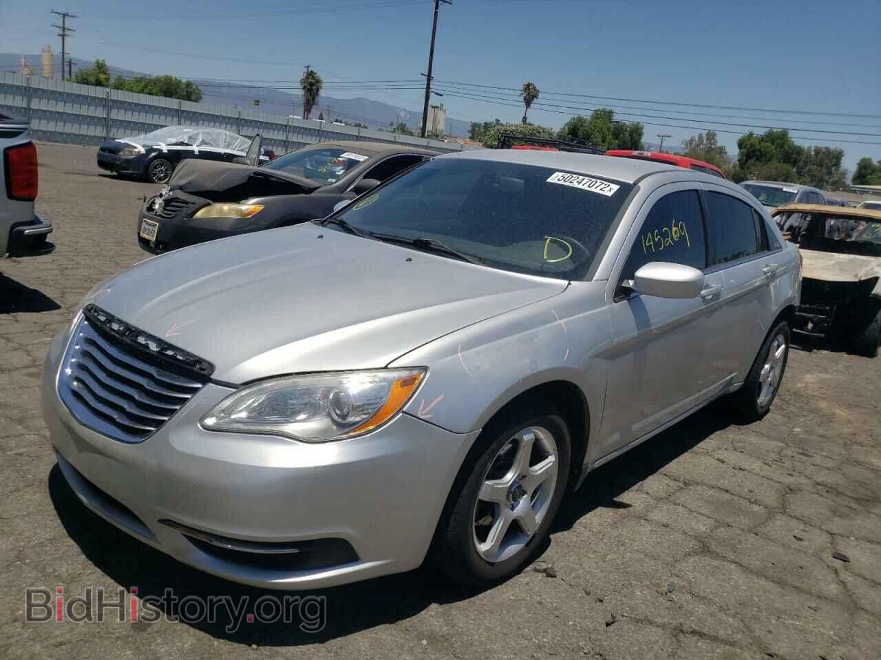 2012 CHRYSLER 200 - VIN: 1C3CCBAB7CN158797 - Фото 2