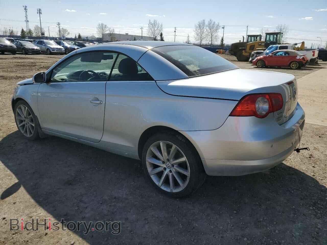 2008 VOLKSWAGEN EOS - VIN: WVWFA71F88V020823 - Фото 2