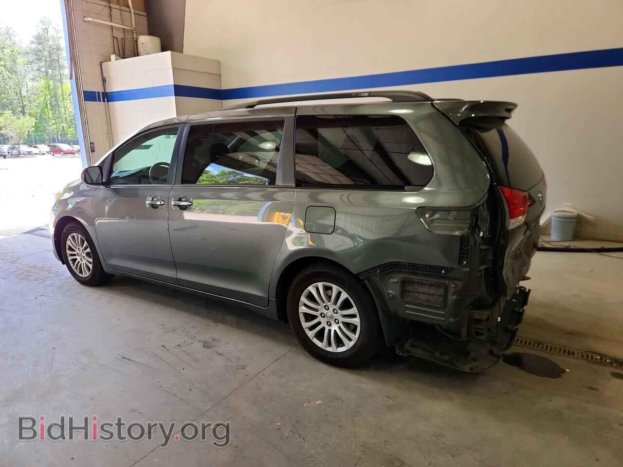 2013 TOYOTA SIENNA - VIN: 5TDYK3DC8DS367640 - Фото 2